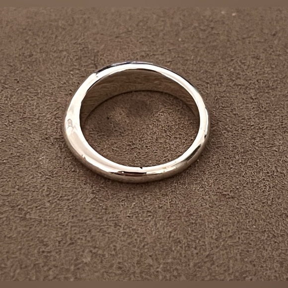 J.Crew Polished Dome Band Ring Size 8 Silver Tone - Picture 3 of 3